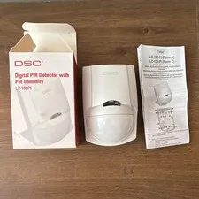 DSC LC-100-PI Wired PIR Motion Sensor Indoor White Pet Friendly Detector