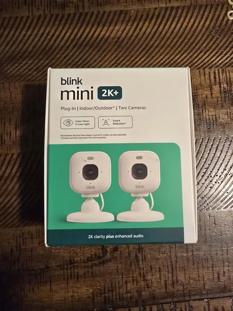 NEW 2 PACK Blink Mini 2k+ Cameras Indoor/Outdoor Plug-in 2K Video WHITE