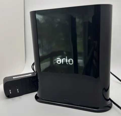 Arlo Ultra Smart Hub Connects Arlo Cameras to Wi-Fi, VMB5000 Black Plug INCLUDED