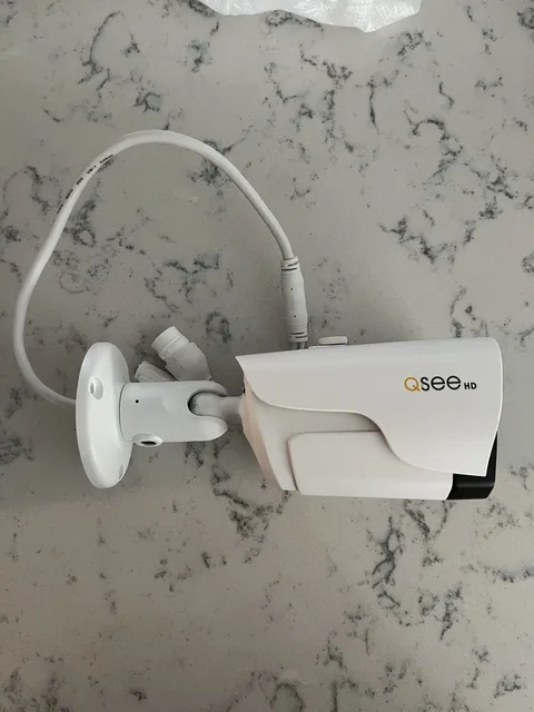 Q-See Freedom QCN8023B 1080p 3MP HD IP Bullet Security Camera New In Box