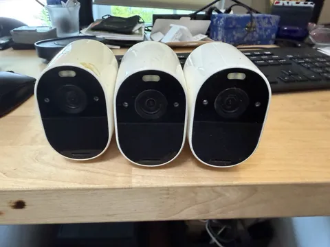 Arlo Essential Camera - Lot Of 3