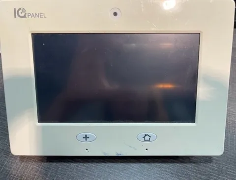 Qolsys IQPanel-VRZ IQ Panel QS-9004-VRZ White Touch Screen w/Tabletop Stand