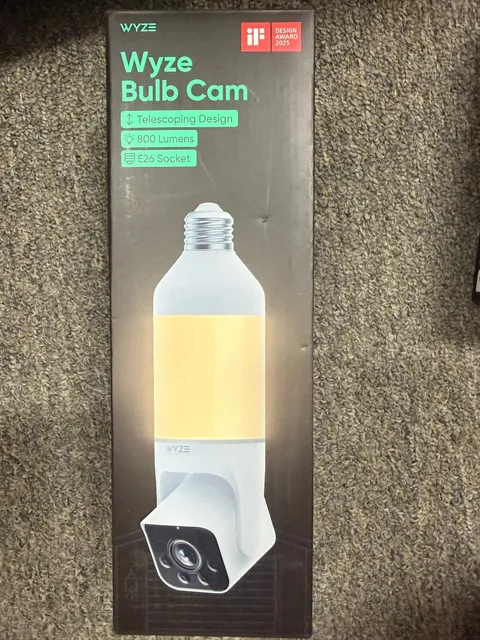 Wyze Bulb Cam 2K Smart Security Camera E26 Socket 800 Lumens
