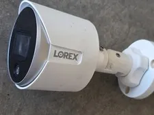 Lorex 4K Ultra HD Active Deterrence Security Camera C882DA-Z