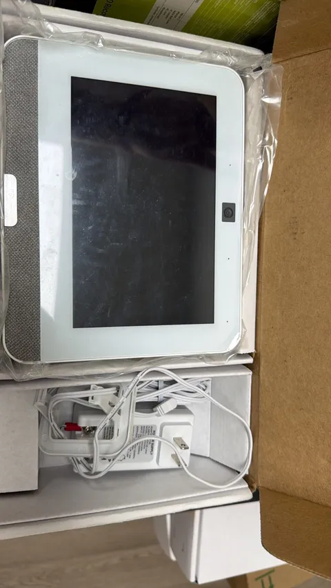 Olsys IQPanel4 Touchscreen Smart Home Hub