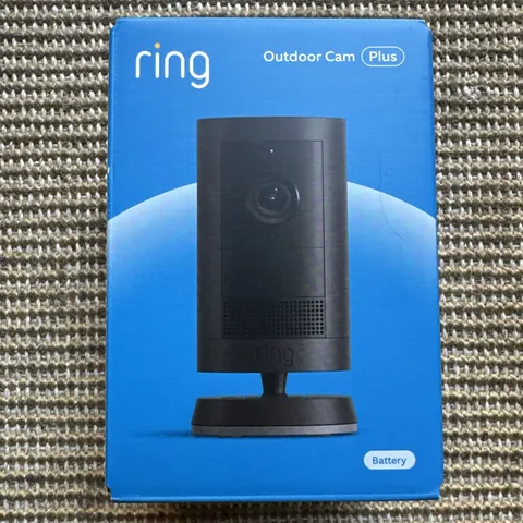 Ring - Outdoor Cam Plus, Battery, Wide-Angle 2K Video, Low-Light Sight