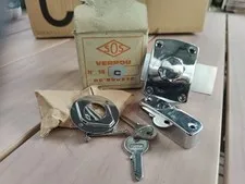 Vintage Chrome Security Lock Like New Lock With 2 Keys Brand SOS.