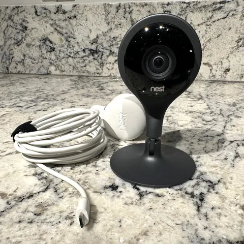 GOOGLE NEST Indoor Camera A0005 1st Gen Night Vision w/OG USB Metal Stand TESTED