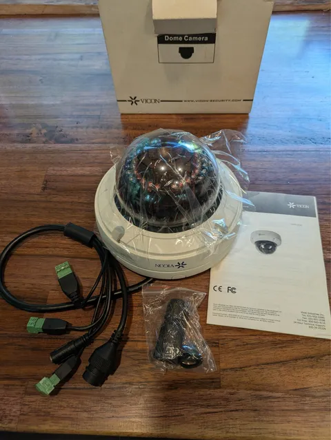 Vicon V988D-W311 MIR Outdoor Day/Night IR Security Camera 3.1-9mm Varifocal New