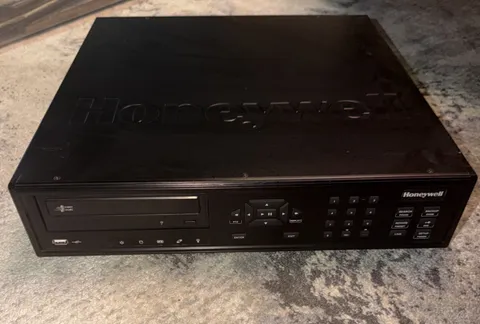 Honeywell HRDP16D50 16 CH 240IPS 500GB DVD USB Professional Video Recorder Used