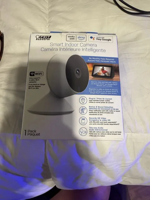 Feit Electric Smart Plug-In Indoor Wi-Fi Security Camera