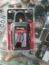 MASTER LOCK 5422D PUSH BUTTON LOCK BOX / BRAND NEW