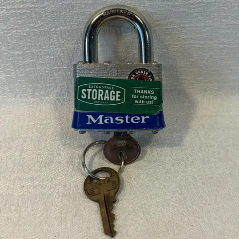 Master Lock 5D Laminated Steel Padlock 2" Heavy Duty Outdoor Gate Lock w/ 2 Keys