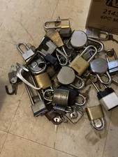 Master Lock ProSeries 6121 Keyed Padlocks Lot of 6 w/2 Keys 35mm Shackle