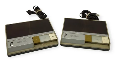 🍉TWO Realistic Plug N Talk FM Wireless Intercoms 43-212B Radio Shack AS IS - R7