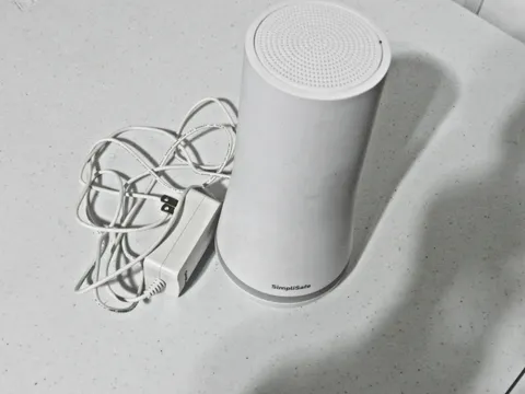 SimpliSafe Base Station SSBS3 Home Security System with Cord
