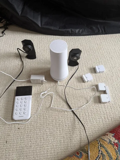 Simplisafe Alarm System Used Condition 2 Cameras 4 Sensors 1 Keypad 1 etc