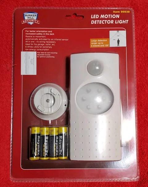 Bunker Hill Security LED Motion Detector Light Wireless Battery Powered 99938