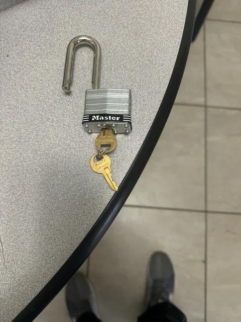Master Lock No 3 Padlock 1-5/8"L x 1/4"D Shackle 1-1/2"W Body Keyed Alike US NOS