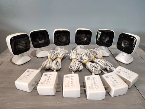Lot of 6 Xfinity xCam3 HD Indoor Security Cameras (SCHC3AE0) – With Power Cords!
