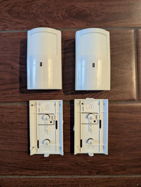 Lot Of 2 DSC WS4904P Wireless PIR Motion Sensor With 2 Original Batteries