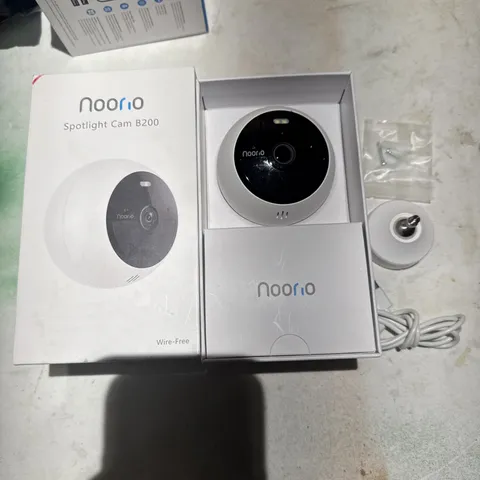 NOORIO Spotlight Cam B200 / Outdoor & Indoor Battery-Powered / Night Vision