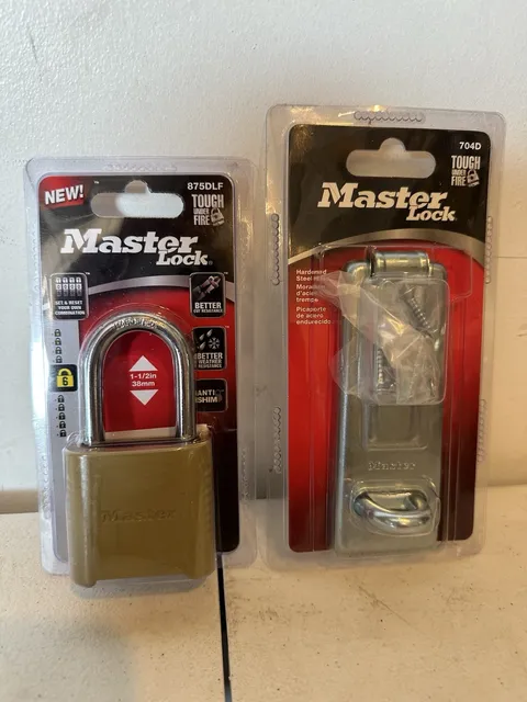 Master Lock Outdoor Combination Lock 1-1/2 in. Shackle Resettable & Steel Hasp