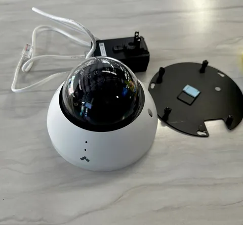 Verkada CD51 Outdoor Dome IP/Network Security Camera Wired/work but is locked 