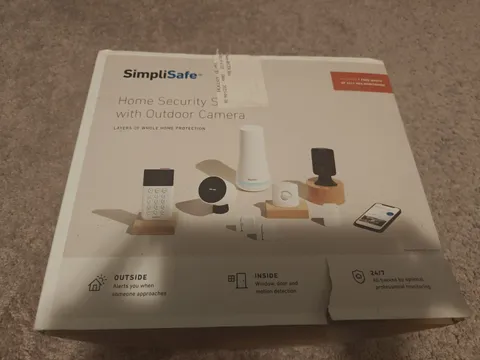 SimpliSafe Home Security System with Outdoor Camera See Description 
