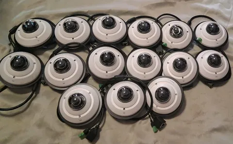 Bosch Flexidome Ip Micro 5000 Lot 15 Nuc-51022-f2-w Fixed Dome 2 Mp 135 Ip66 -w