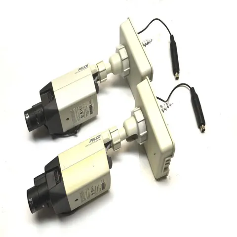 (2) Pelco CC3710UH-6 CCTV Ultra High Res DSP Color Security Cameras w/Mounts