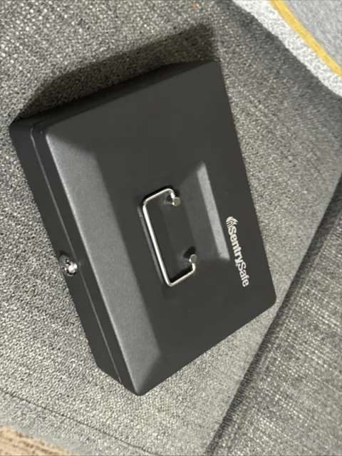Sentry Safe Deluxe Cash Box With Key