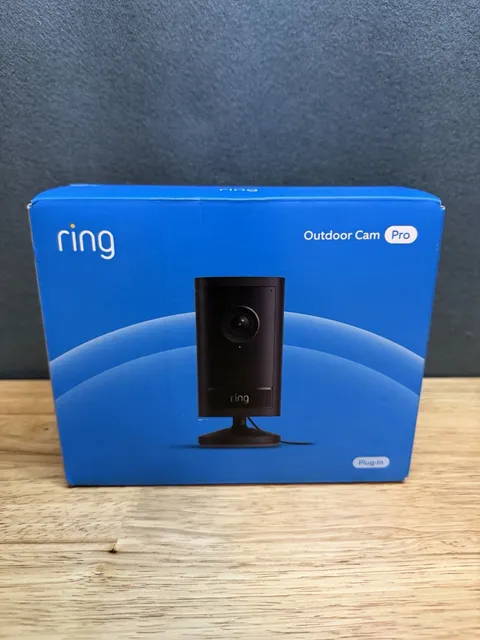 Ring Outdoor Cam Pro 4K Retinal Plug‑In Security Camera Wide Angle Black -NEW