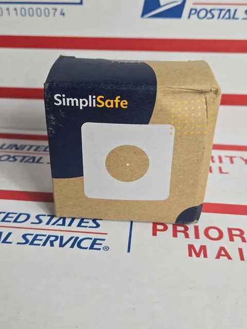 New SimpliSafe Glass Break Sensor GB3 Version, Box Shows Wear