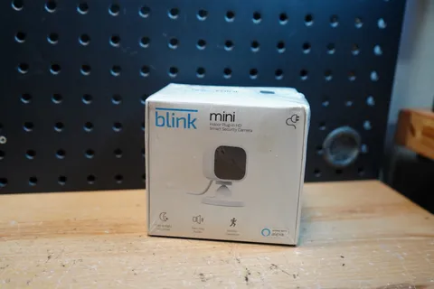 (S) Blink Mini Indoor Plug-In HD 1080p Smart Security Camera White NEW SEALED