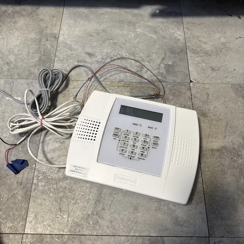Honeywell L3000 LYNX Plus - Burglar Alarm Control Panel Only