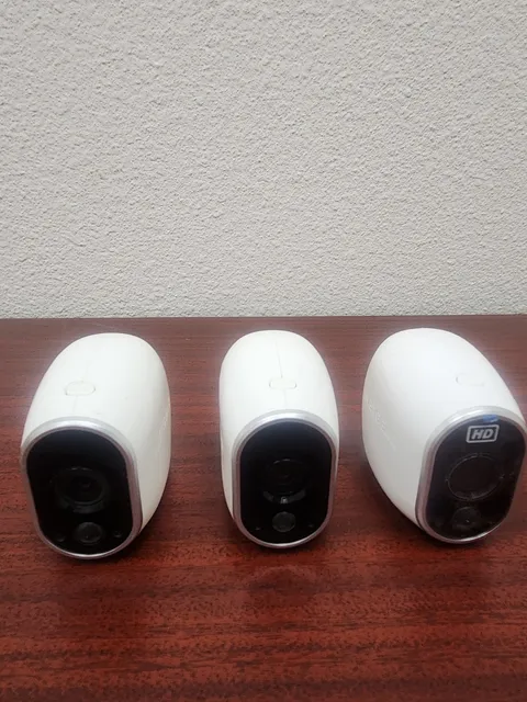 3 - (M) Arlo NETGEAR VMC3030 HD Security Cameras Magnetic