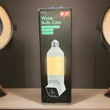 Wyze Bulb Cam 2K Smart Security Camera E26 Socket 800 Lumens