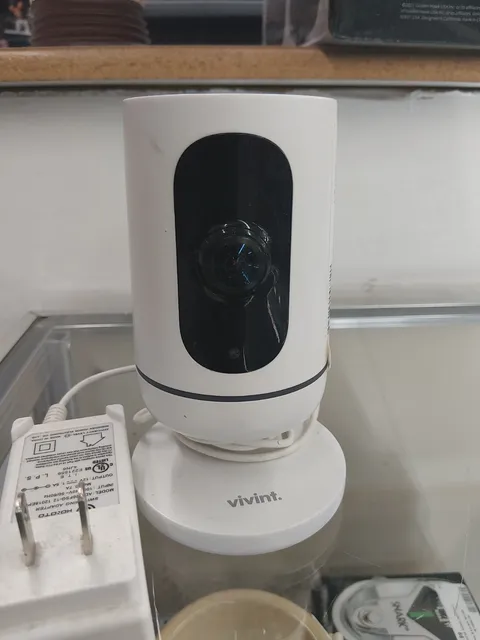 Vivint Ping Indoor 1080p Wi-Fi Security Camera V-CAM1 With Power Supply