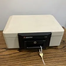 Sentry Safe 1100 Portable Fireproof Lock Box w/ Key  14x11x6 1/2