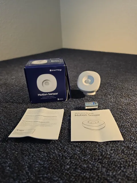 NEW SmartThings Motion Sensor White IM6001-MTP Zigbee Temperature Magnetic