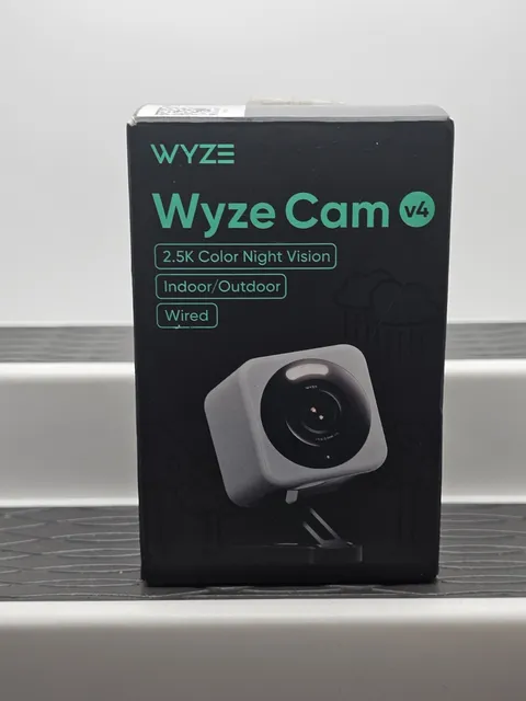Wyze Cam v4 Gray 2.5K QHD Wired Indoor Outdoor Security Camera WYZEC4GY 