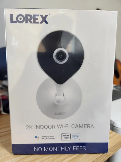 Lorex 2K Indoor Wi-Fi Security Camera - Magnetic base mount