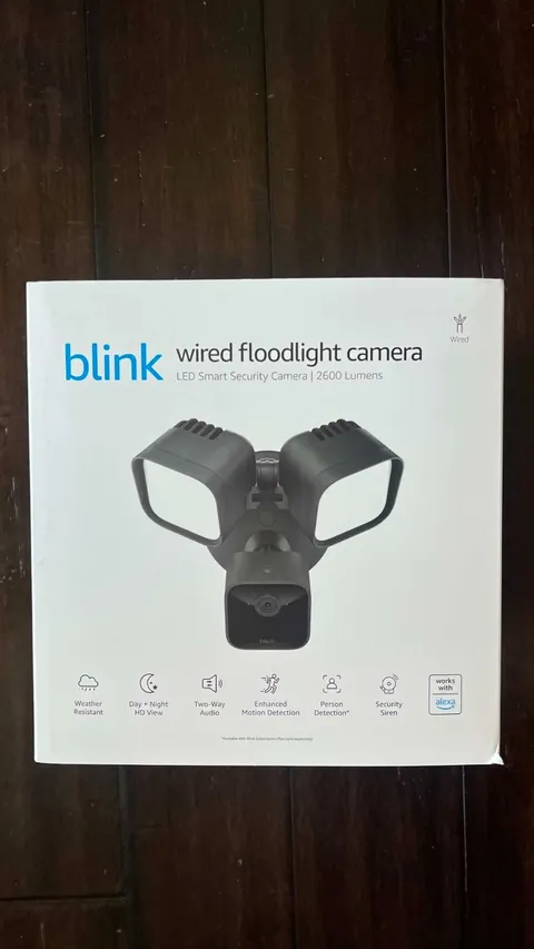 Blink Wired Outdoor Floodlight Camera - Black Smart security camera, 2600 lumens