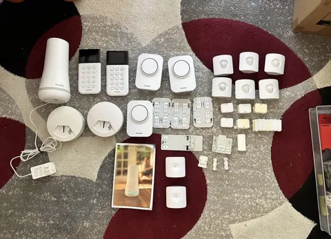 SimpliSafe BUNDLE- loud Sirens, Hub, Window Sensors, Glass, Motion, Panic