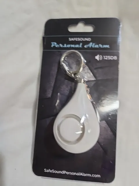 NEW IN PACKAGE   Safesound  Personal Alarm  Keychain  125DB   Piercing Sound !