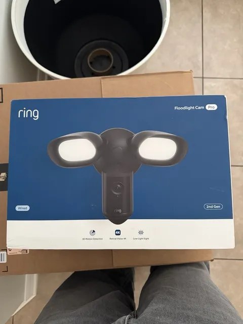 20 Ring Floodlight Cam Pro Wired 2nd Gen (Newest Model) Retinal 4K - Black