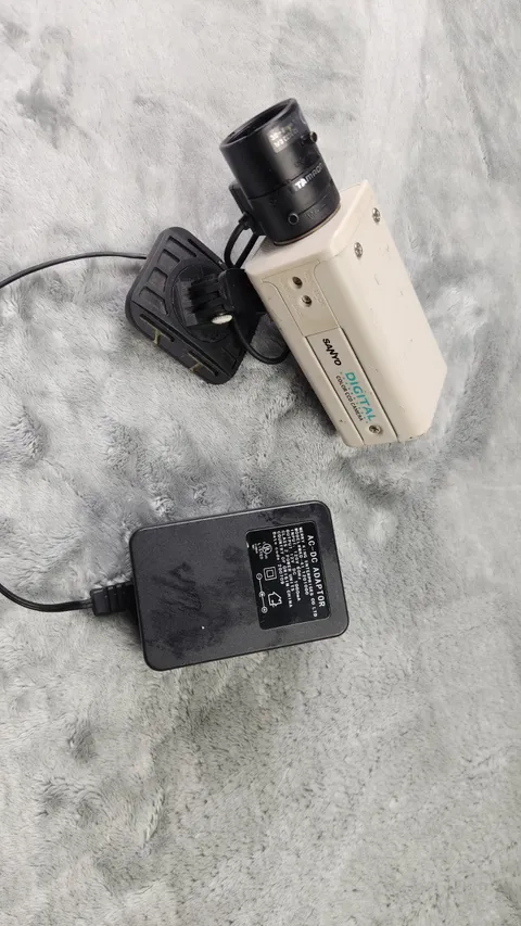 Sanyo Digital Color CCD Camera Model VCC-6674 wt Lens And Power Adapter