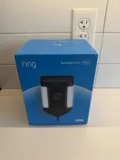 Ring - Spotlight Cam Plus Outdoor/Indoor Plug-In 1080p