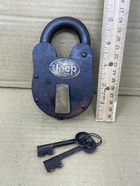 Jeep Padlock, Large Cast Iron Lock, Antique Finish with 2 Keys Really Works